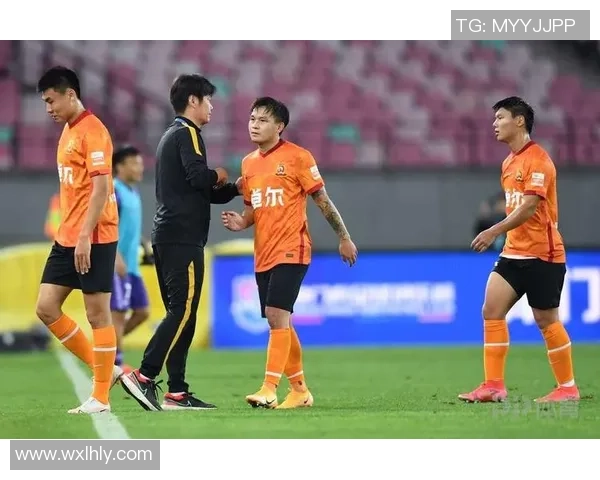 武汉足球队以74分领跑挑战赛积分榜展现强劲实力